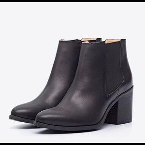 Nisolo Chelsea Heeled Bootie